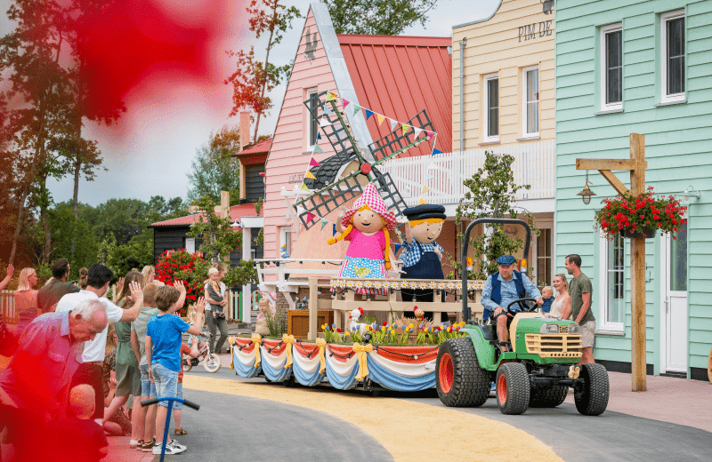 Parade fien en teun bij familie resort molenwaard