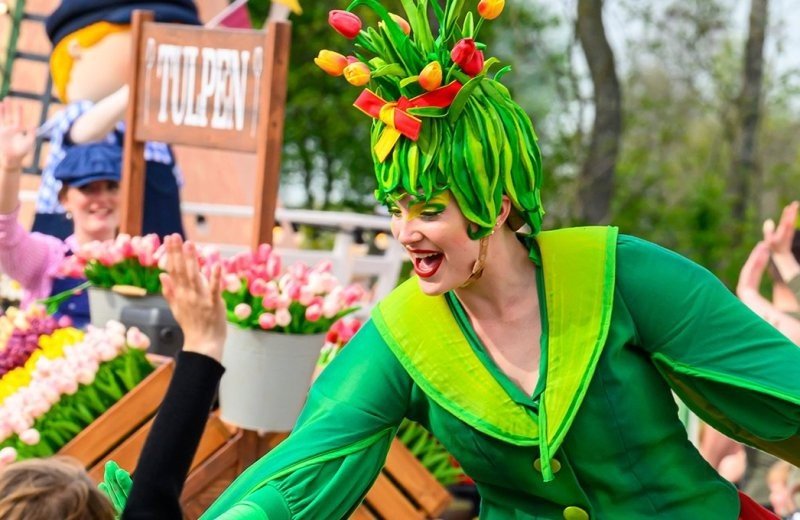 Lente parade bij familie resort molenwaard